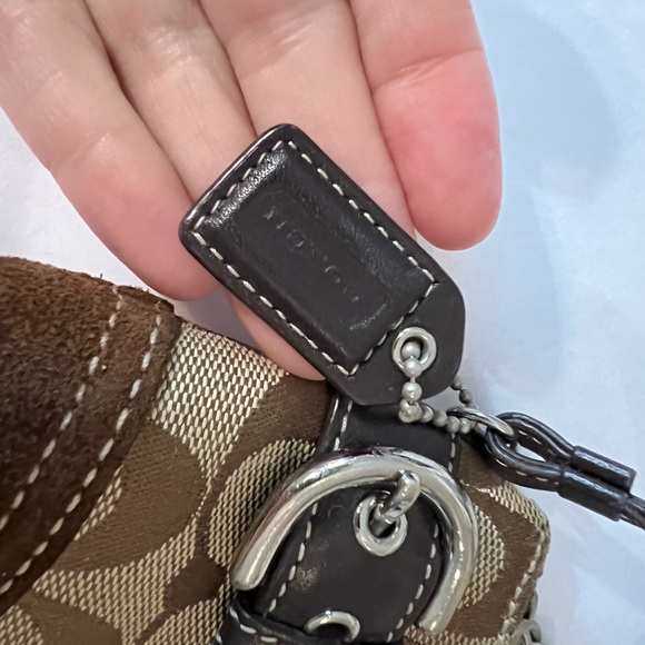 COACH Gorgeous Wristlet!! Coach Signature with brown suede ✨🤩 5013 - Picture 2 of 7